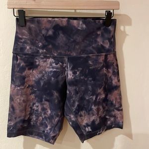 Women’s Lululemon Align 8”, high-rise Short, size 8